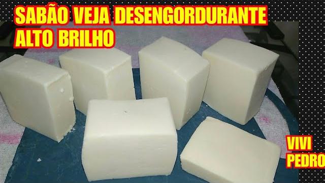 Sabão VEJA com 4 ingredientes – Desengordurante e brilha alumínio