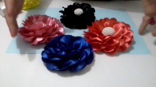 Rosa Valentina – Flor com fita ou tecido de cetim