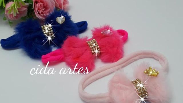 Lacinho de pelúcia na tiara de meia