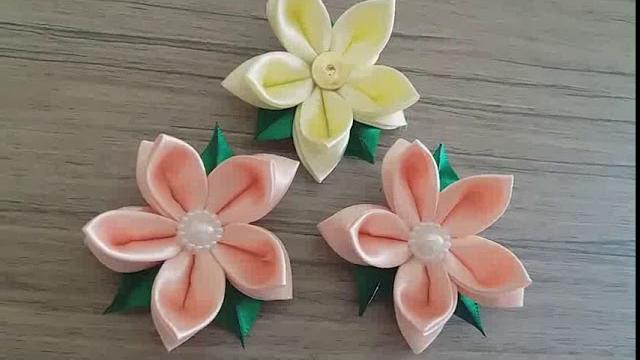 Florzinha simples na presilha