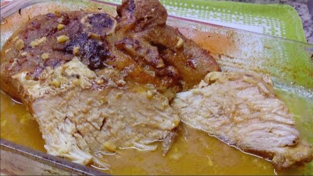 PERNIL ASSADO BEM SUCULENTO