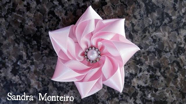 Faça Está Linda Flor de Fita de Cetim