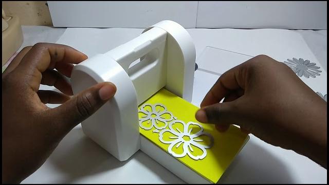 Máquina de estampagem- corta Eva e papel