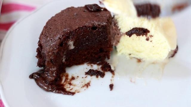 Receita de Petit Gateau na Travessa