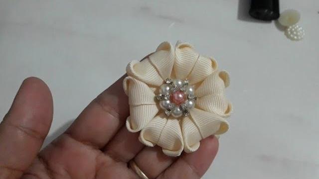 Mini Flor Coração na Fita