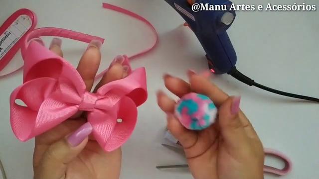 Laço Boutique na Tiara com Pompom