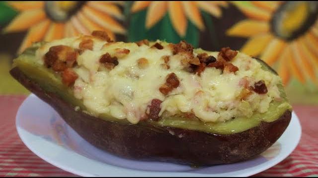Batata Doce Recheada ao Forno
