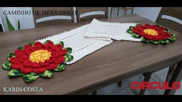Caminho de Mesa com Flor de Margarida