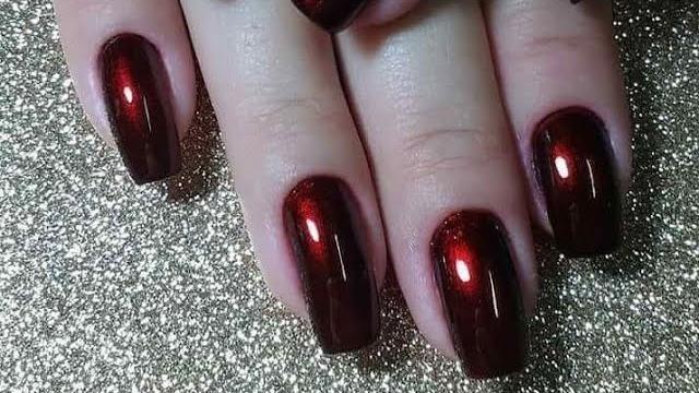 Como Obter a Cor Vinho nas Unhas Esmaltadas