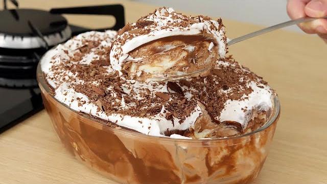 Mousse de Limão com Calda de Chocolate