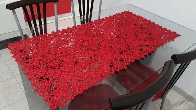 Caminho de Mesa de Crochê com Linha Brilhosa