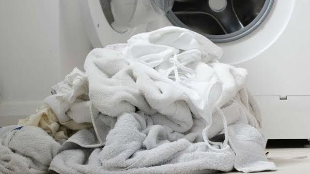 Como Tirar o Amarelado das Roupas Guardadas