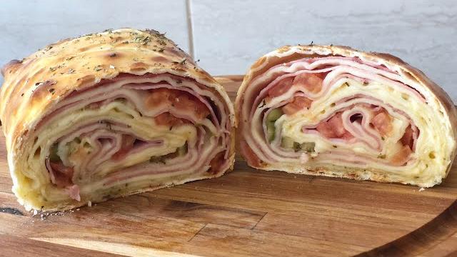Rocambole de Pizza com Massa de Pastel