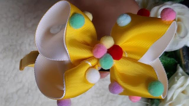 Laço Boutique na Tiara com Pompom 🎀
