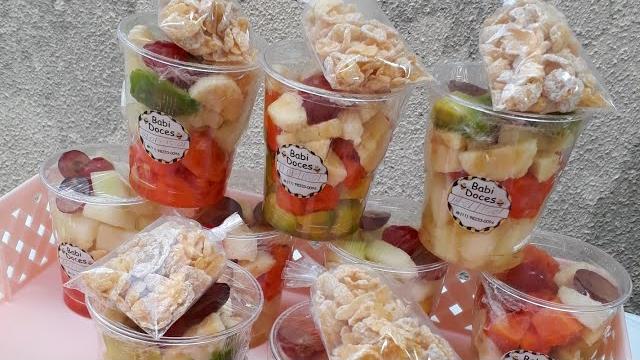 Salada de Frutas Com Sucrilhos e Leite Condensado – Ótimo Para Vendas