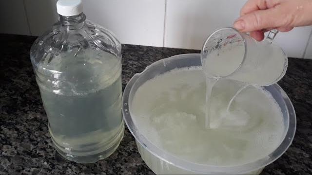 Como Fazer o Verdadeiro CLORO GEL Igual ao Comprado – Fácil, Rápido e Barato