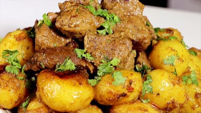 Batata Frita Feito com Carne Cozida,na Panela de Pressão