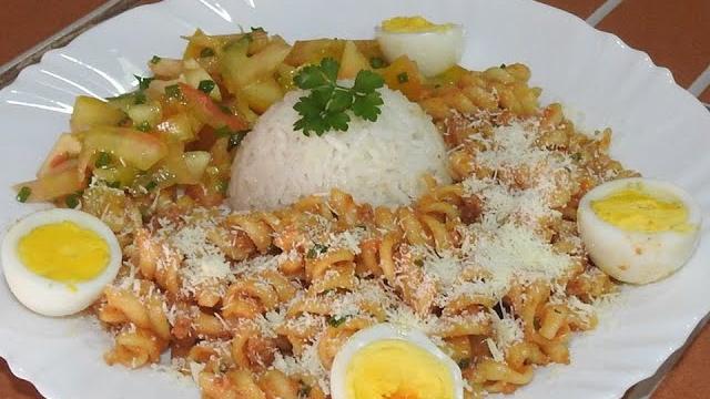Macarronada Com Atum e Queijo