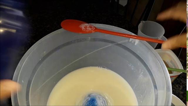 Sabão Liquido de Amido de Milho Rápido e Fácil de Fazer