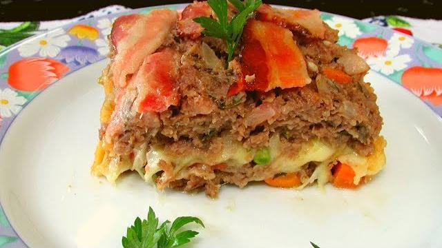 Bolo Cremoso de Carne Moída Recheado