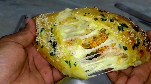 Salgado Massa de Mandioca Recheado com Frango Caipira