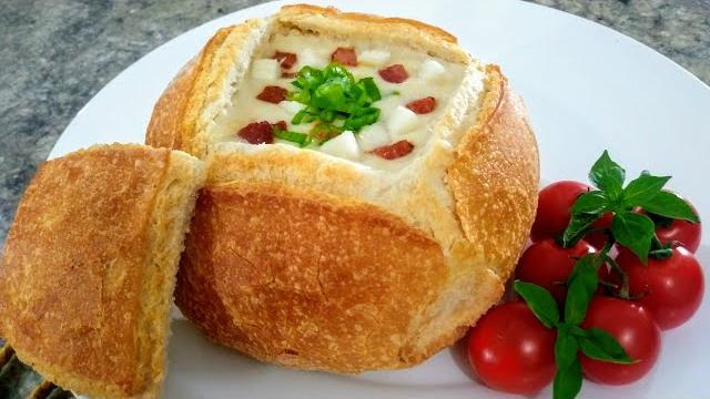 PÃO ITALIANO COM SOPA DE PALMITO, ALHO PORO E BACON