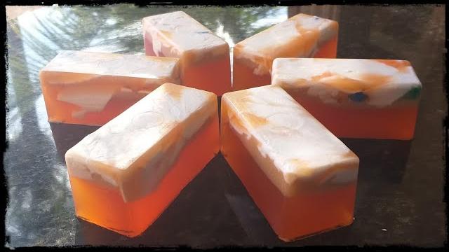 SABÃO LINDÍSSIMO USANDO SOBRAS DE SABÃO SEM IR AO FOGO – FEITO NO FRASCO DE AMACIANTE
