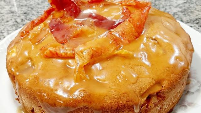 BOLO DE MAÇÃ COM CARAMELO DE CASCAS – BOLO DE MAÇÃ COM CANELA
