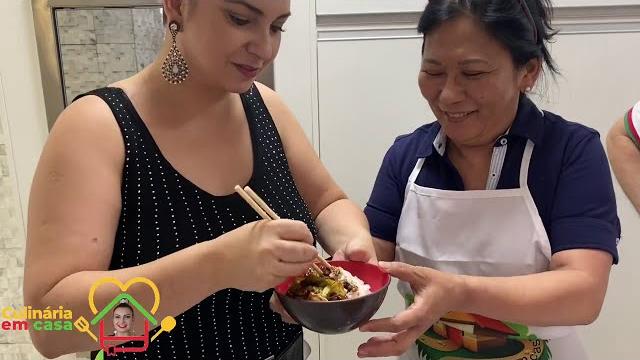 Carne Acompanhada De Pimentão Na Panela