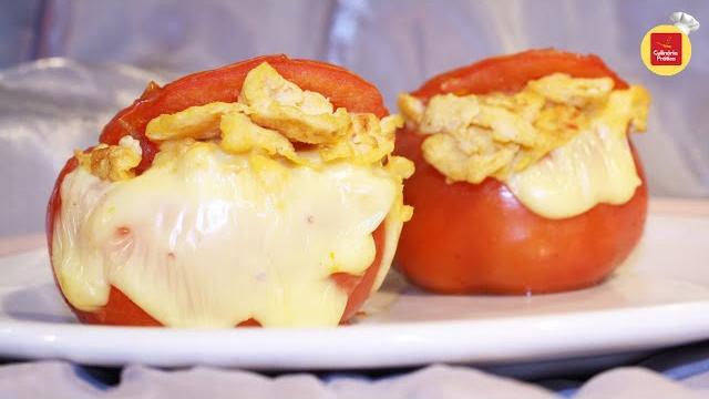 Tomate Recheado Com Queijo Mussarela E Ovo