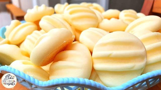 SEQUILHOS COM 3 INGREDIENTES – RENDE MAIS DE 100 – DERRETE NA BOCA – MUITO FÁCIL E RÁPIDO