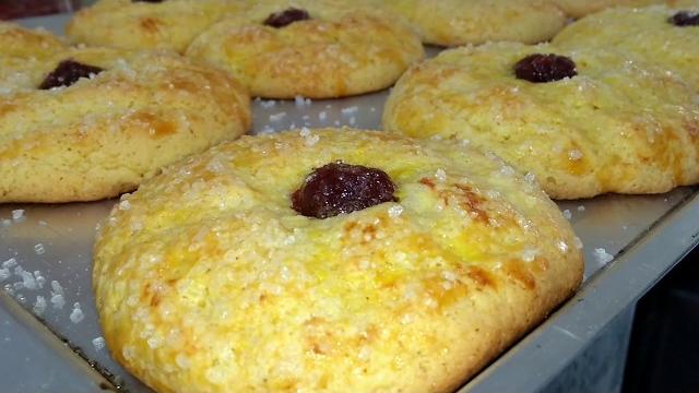 Broinha De Fubá Com Goiabada