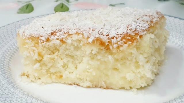 BOLO DE COCO MOLHADINHO E SUPER FOFINHO
