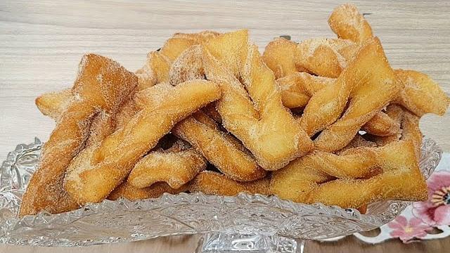 MASSINHA AÇUCARADA FICA UM DELICIA E LEVA POUCOS INGREDIENTES