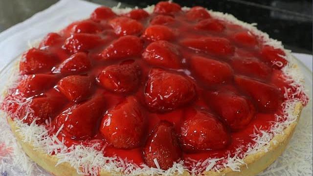 Torta De Morango Com Creme De Baunilha