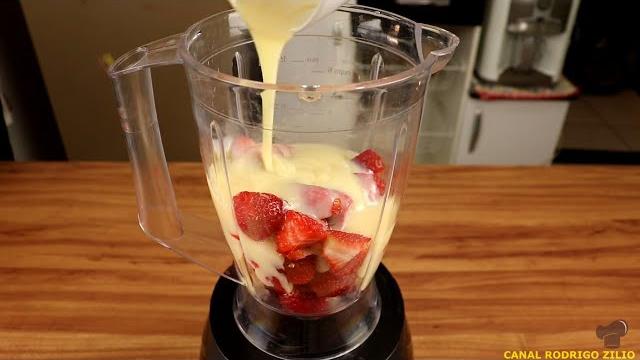 Suco De Morango Cremoso – Apenas 3 Ingredientes