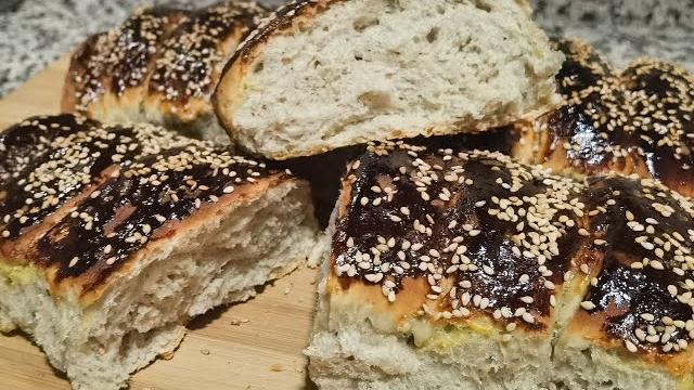 Pão Crocante Por Fora E Fofinho Por Dentro