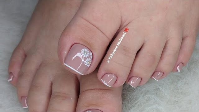 Unhas dos Pés Decoradas Com Francesinha