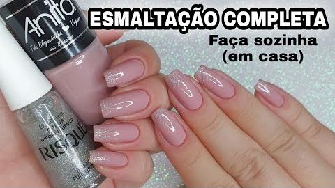 Veja Como Pintar as Unhas das Duas Mãos ao Mesmo Tempo