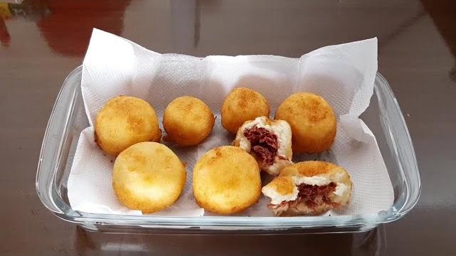 Incrível Bolinho de Batata com Carne Seca