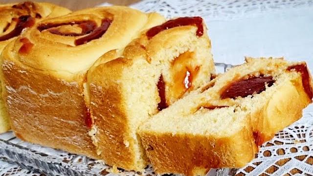 Pão de Fubá com Goiabada – Simples e Gostoso