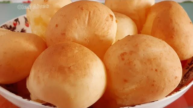 Pão de Queijo de Mandioca com Poucos Ingredientes, Sem ovo, Sem óleo e Pronto em Minutos
