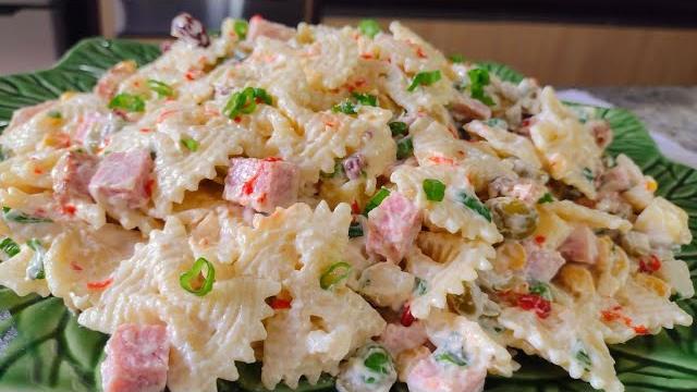 Essa Salada de Macarrão Vai Fazer Sucesso em Sua Mesa
