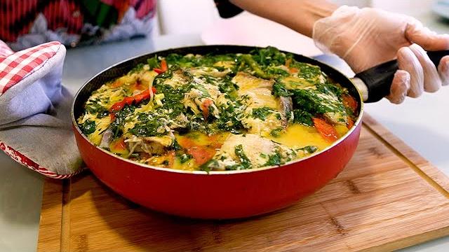 Almoço Completo Para a Família Com  Arroz, Moqueca de Peixe e Pirão