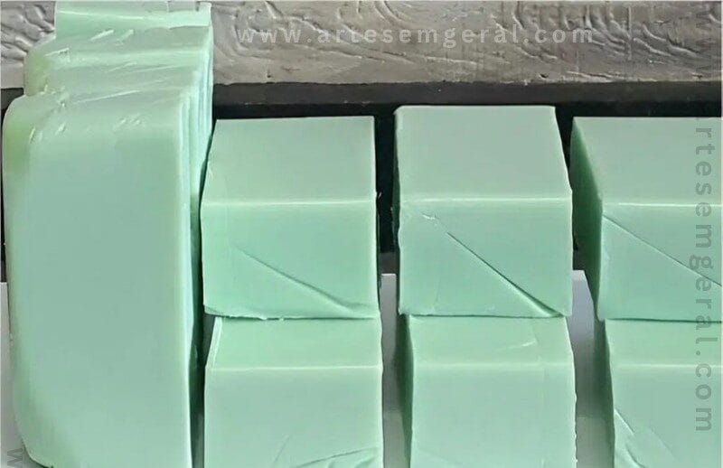 Passo a Passo: Sabão Caseiro Poderoso para Alumínio