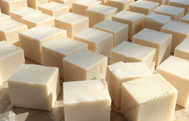 Sabão Caseiro da Vovó – Receita Tradicional e Econômica