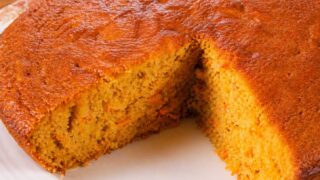 Bolo de Banana com Cenoura (Sem Açúcar) – Fácil, Saudável e Fofinho