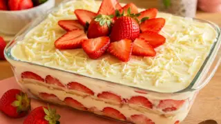 Pavê de Morango Cremoso com Chocolate Branco